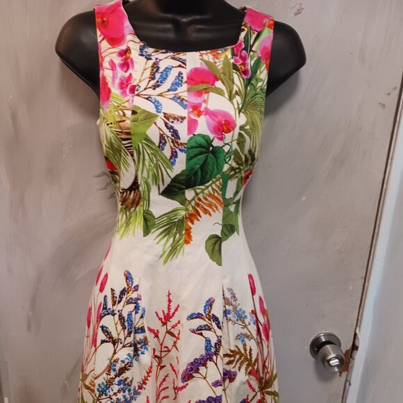 Zara Basic Lovely Floral Dress - Picture 3 of 8